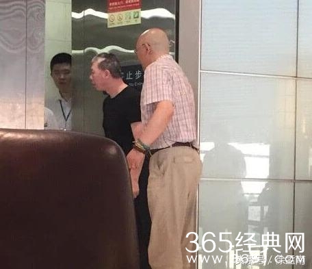 冯小刚手撕万达闹的沸沸扬扬，盘点冯导曾经手撕过的明星