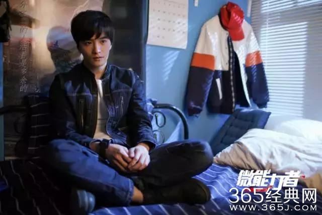 这出中二剧又污又逗，让人看得欲罢不能
