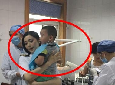 为什么冯小刚、成龙等大腕争相与范冰冰合作，几张照片看原因