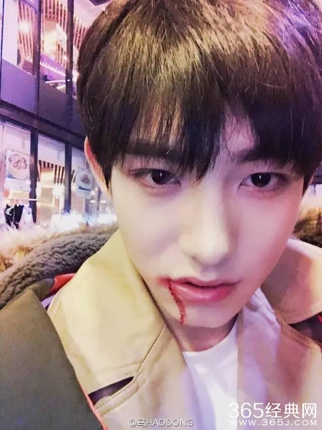 17岁小鲜肉和女友撕逼，这剧情走向看不懂