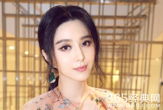 为什么冯小刚、成龙等大腕争相与范冰冰合作，几张照片看原因