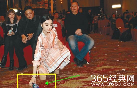 为什么冯小刚、成龙等大腕争相与范冰冰合作，几张照片看原因