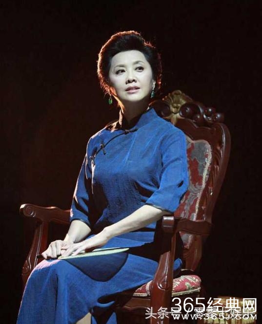 西游记女王现已64岁，却美貌堪比赵雅芝，气质不输林青霞！