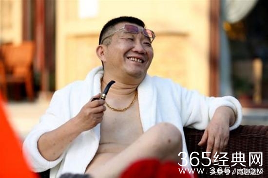 张国立的铁哥们，出道30年演遍了丑角，戏外身份显赫当老总
