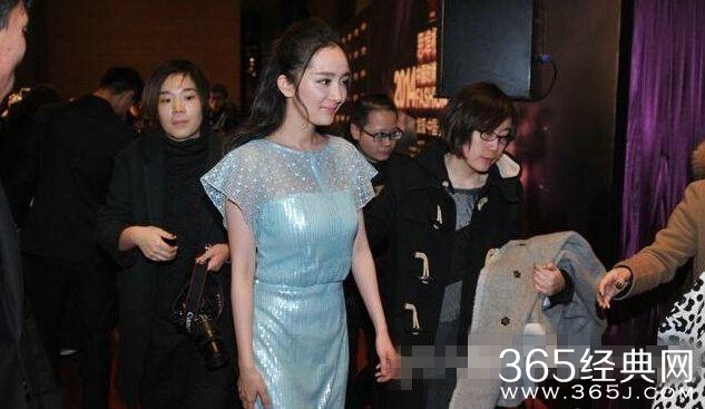 网友街头便利店偶遇杨幂，深夜为刘恺威做饭！