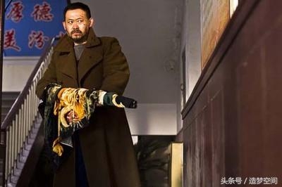 靠炮轰和炒作，成不了真老大，冯小刚还是老四