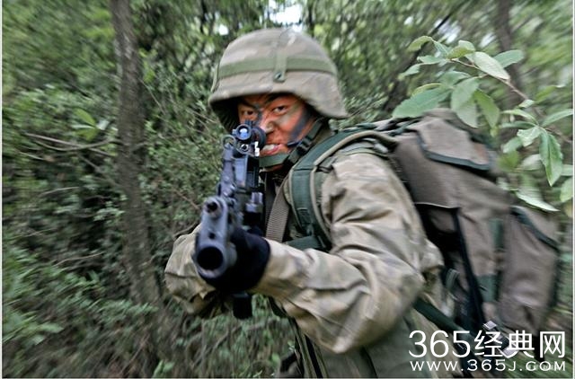 开播10周年，《士兵突击》主演生存现状全揭秘，宝强最凄惨？