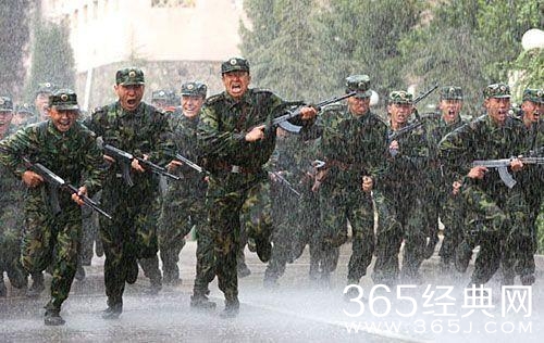 开播10周年，《士兵突击》主演生存现状全揭秘，宝强最凄惨？