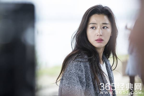 蓝色大海的传说全智贤车太铉再合作 15年后默契依旧