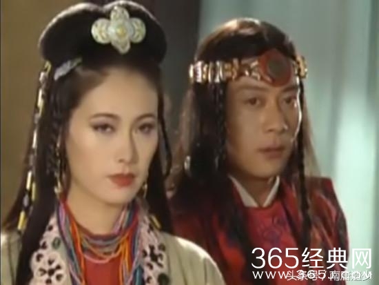 黄磊同班同学，33岁一剧成名，被称坏女人专业户，嫁总裁很幸福