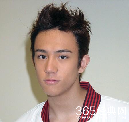 退出香港娱乐圈的明星中，为何卖保险的最多？还有人卖鱼蛋、贴膜