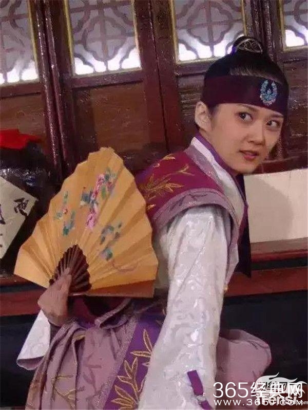 最霸气的女扮男装！赵丽颖秒杀唐嫣郑爽