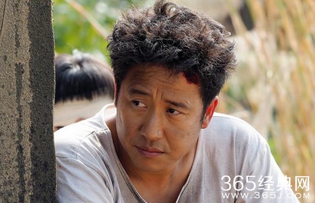 21岁当演员，王宝强敬他，北漂曾穷到住地下室，二婚终获幸福