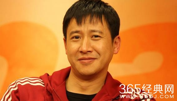 21岁当演员，王宝强敬他，北漂曾穷到住地下室，二婚终获幸福
