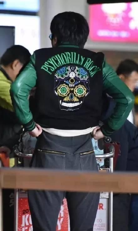 你可以鄙视王大治的容貌，但你要佩服他的艳福！