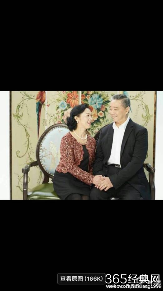 田亮晒爸妈照片，长得不像却说自己帅，被网友笑骂“不要脸”！