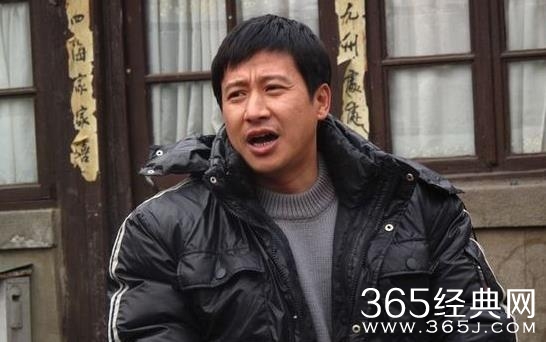21岁当演员，王宝强敬他，北漂曾穷到住地下室，二婚终获幸福