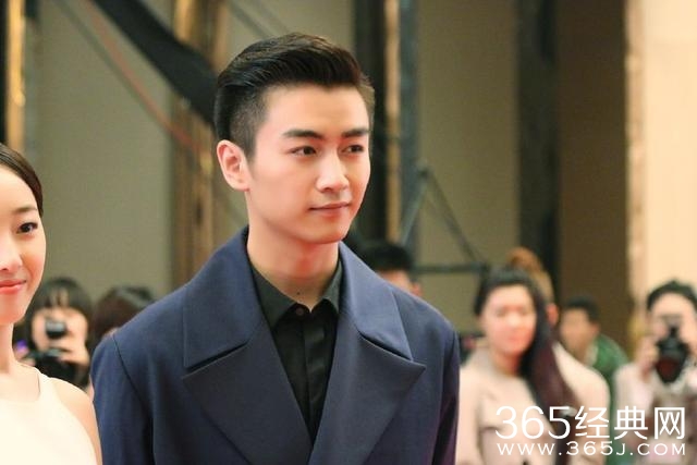 狄仁杰之通天帝国中居然只给了他一个镜头，难怪要离开华谊的