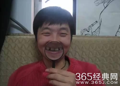 你可以鄙视王大治的容貌，但你要佩服他的艳福！