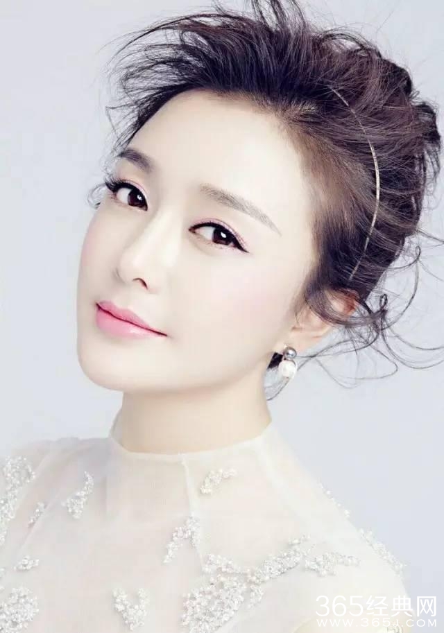 黄晓明前女友先嫁大叔后嫁小鲜肉，剧外比剧内更狗血？