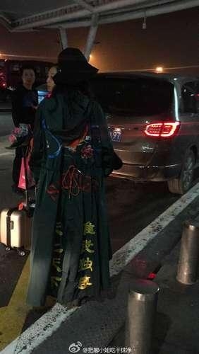 张馨予范冰冰同款外套来头不小：天下天下唯她独尊