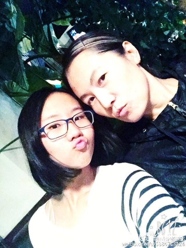 窦唯前妻微博发飙：酒吧卖唱送窦小姐的四合院在哪？