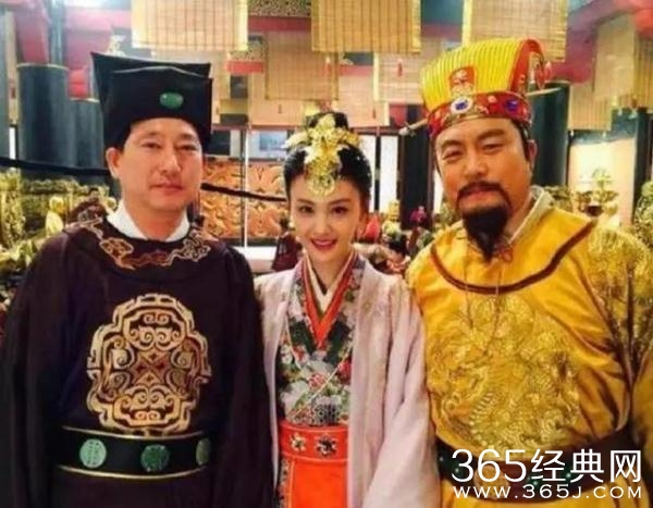 郑爽妹子霸屏2017一整年！最后那部，郑爽张翰要复合的节奏？
