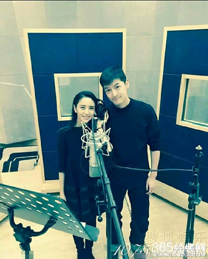 文联晚会胡歌佟丽娅合唱什么节目 胡歌佟丽娅录音棚合唱