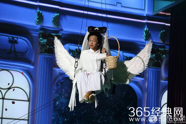 笑星闯地球宋小宝吊威亚 与大张伟演绎白蛇生死恋