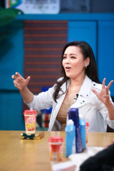 拜托了衣橱迎来宁静欧阳娜娜 女神衣橱全曝光