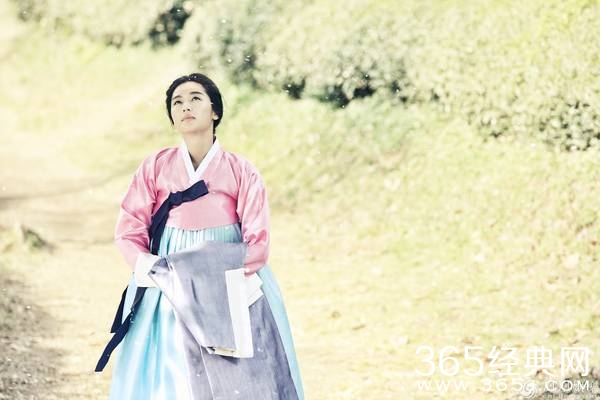 蓝色大海的传说全智贤剧照公开 全智贤演绎相似的前世今生