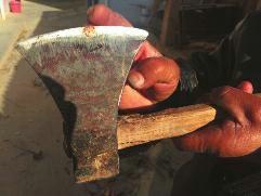 9岁娃为何家门口自断手指 不满法院判决