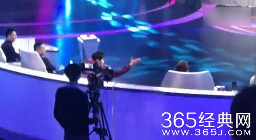 周杰伦发飙喷录制组是怎么回事 网友们为什么要称赞