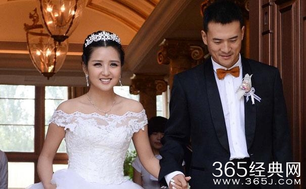 亮红灯？网传何洁与赫子铭疑似离婚