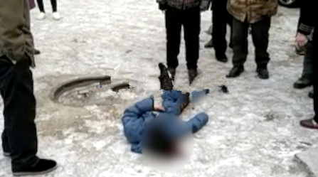 熊孩子鞭炮炸窨井 井盖炸飞被砸死