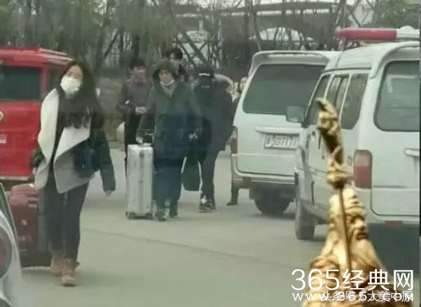 王宝强同女助理入住信阳锦江国际大酒店