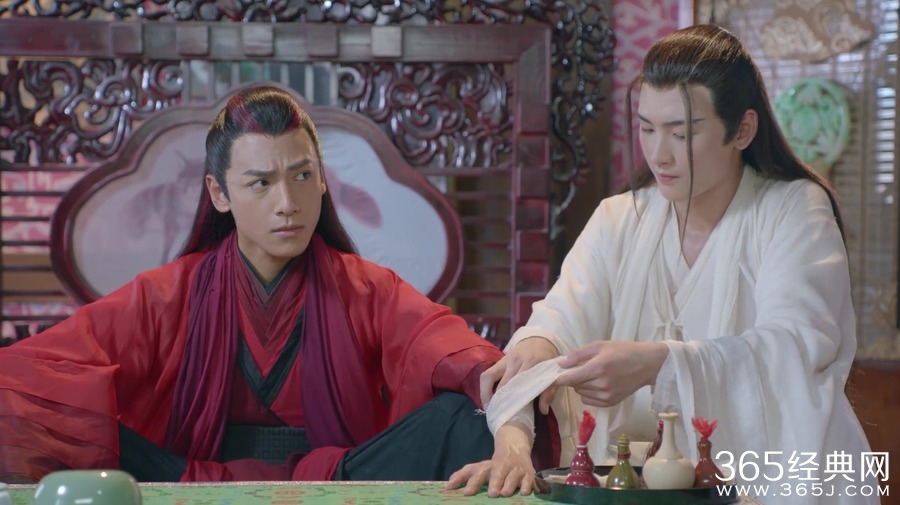 屏里狐余琰结局和谁在一起了 屏里狐余琰大结局和郑雪景在一起了吗