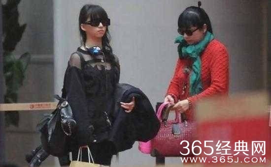 小彩旗现状如何 小彩旗春晚走红后恋上大自己14岁的大叔