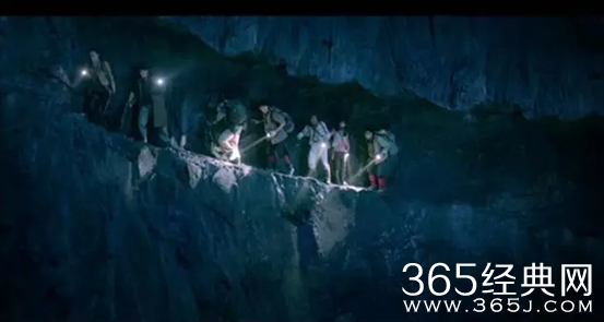 鬼吹灯之精绝古城Shirley杨爸爸当年为什么要绕道昆仑冰川