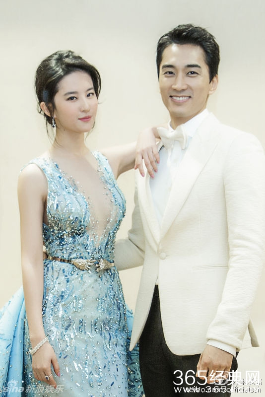 刘亦菲圣诞节怎么过 刘亦菲圣诞节会去陪男友嘛