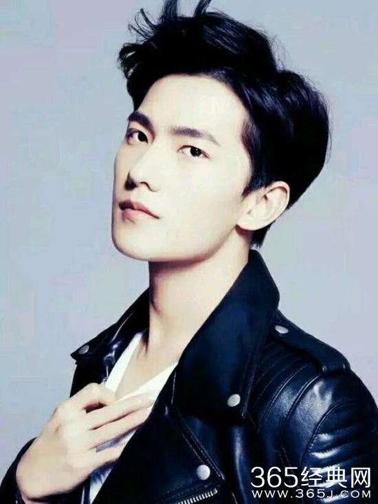 杨洋是怎样保持身材的 杨洋自曝保持身材秘诀