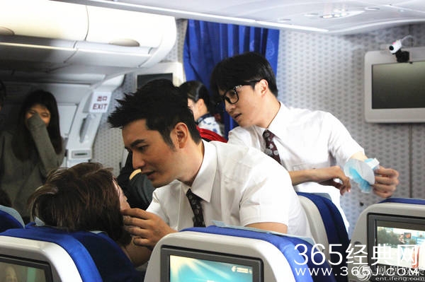 我们的挑战黄晓明薛之谦变空乘 我们的挑战薛之谦手滑橙汁喷乘客
