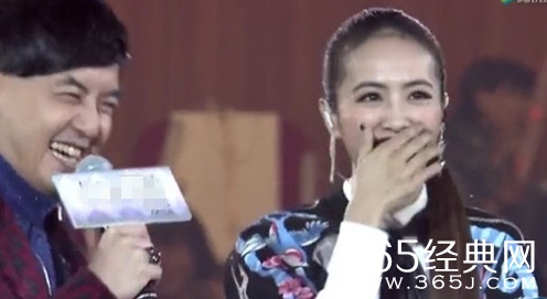 蔡依林分手后首现身 谈爱情看对眼最幸福