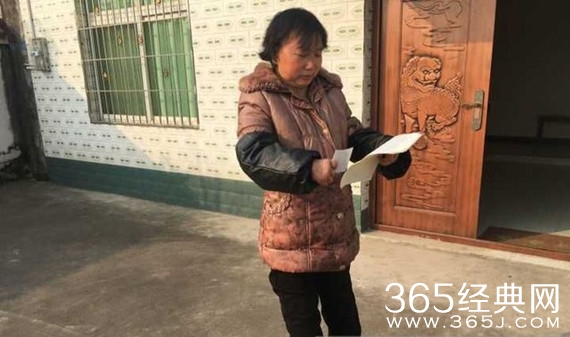 养女得知身份后离家出走  患病父母寻女回家过年