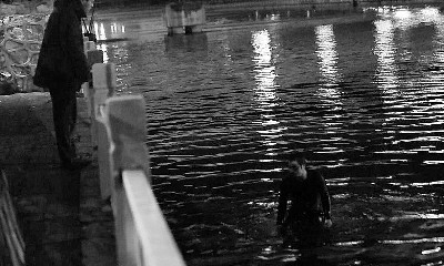 为求前女友复合 小伙拍跳水视频致朋友溺亡