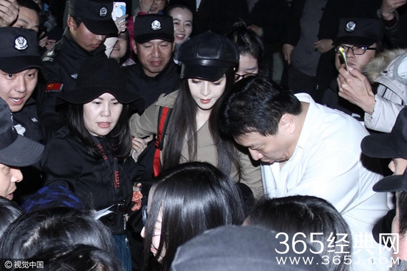 范冰冰工作室年终奖发了什么 范冰冰发年终奖够阔气