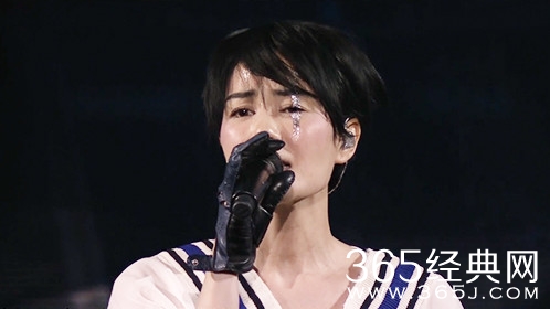 王菲演唱会表现糟糕是真的吗 王菲演唱会表现糟糕龚琳娜夫妻一起喷