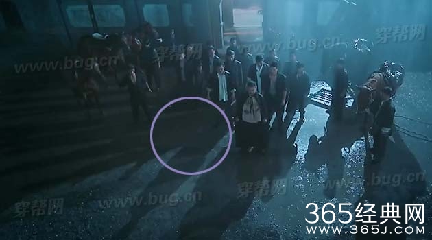 吴樾主演的黄金血道中居然发现好多穿帮镜头