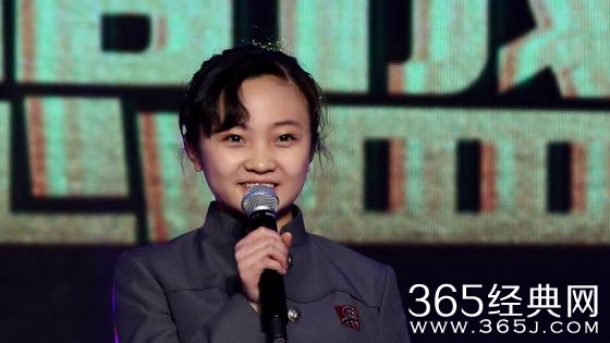 17岁的林妙可穿旧衣做公益 好久不见已变成大姑娘