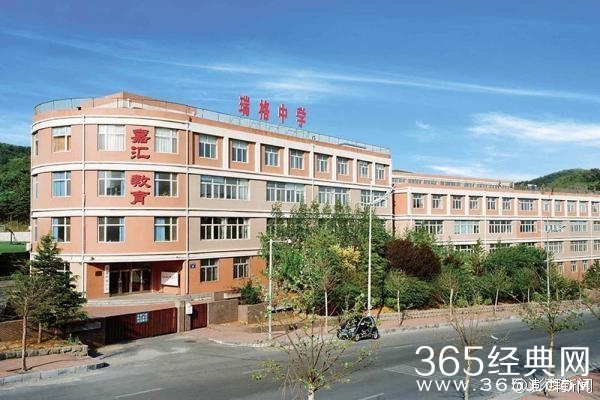 大连贵族中学男教师猥亵14名男生是真的吗 法院怎么判决